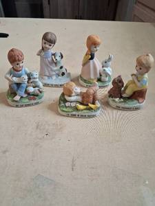 lot 118 image: 5 Figurines Children & Animals with Bible Verse Bases