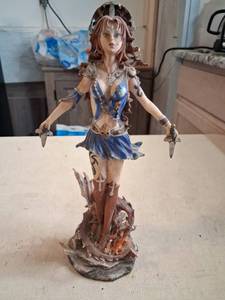 lot 121 image: Fantasy Warrior Female Action Figure with Dagger Accessories