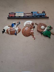 lot 124 image: Busselman Products Company Toy Train Set with Sports Figurines Lot