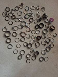 lot 138 image: Ring Lot 74 Assorted Rings Band Signet Statement Sizes Mixed Metals