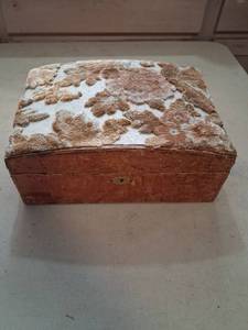 lot 142 image: Trunk with Removable Organizer Tray