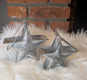 lot 1503 image: Small and Medium Star Shaped Galvanized Tin Buckets - 2 ct