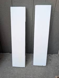 lot 2511 image: White Floating Shelves - 2 ct