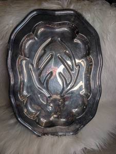 lot 2532 image: Metal Serving Tray Deer Head Design