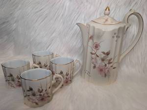 lot 2901 image: Vintage Hand Painted Nippon Dogwood Tea Set