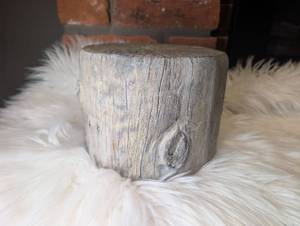 lot 4012 image: Cement Realistic Log Stump Accent Piece- new