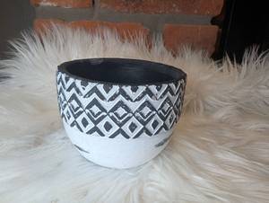 lot 4016 image: Col House Designs Decorative Planter 7003- new