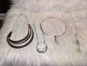 lot 4502 image: Fashion Jewelry Necklaces Lot - 4 ct