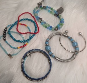 lot 4510 image: Beaded Bracelets Lot 9 Pieces Assorted Colors Stones Metal