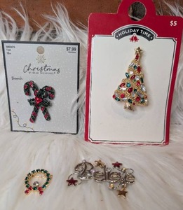 lot 4528 image: Christmas Holiday Brooch Lot - 4 ct