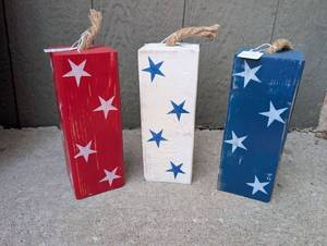 lot 5000 image: Handmade Large Wooden Firecracker Decorative Blocks with Star Design - 3 ct