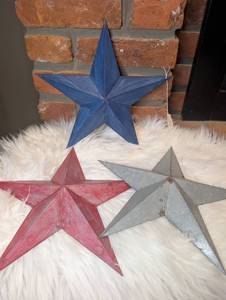 lot 5003 image: Three-Dimensional Metal Barn Stars Blue Red Gray - 3 ct- new