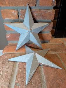 lot 5004 image: Galvanized Metal Star 12 Inch- new