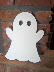 lot 5103 image: White Ghost Cutout Decor Wall Art