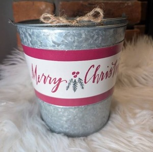 lot 5808 image: Merry Christmas Metal Bucket&nbsp