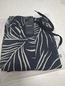 lot 34034 image: Mens Board Shorts Mens 7 Inch No Liner Mens Board Shorts for Mens Swim Trunks Men  Surf Boardshorts for Men Swim Trunk, Size Large