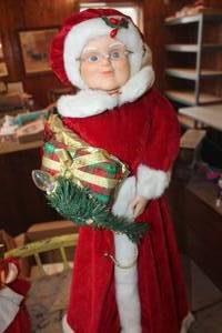 lot 4217 image: 28 Tall Mrs. Claus untested