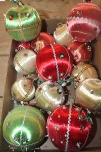 lot 4240 image: Vintage Ornaments
