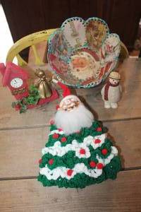 lot 4241 image: Vintage Felt Noel Clock, Christmas Hat & More