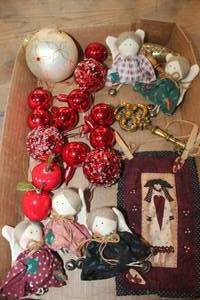 lot 4242 image: Cottage Core Ornaments and More