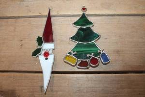 lot 4243 image: Stain Glass Pieces