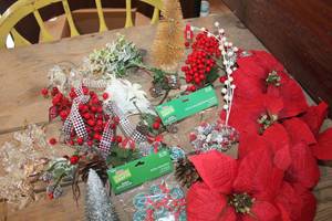 lot 4244 image: Christmas Flower Picks and More