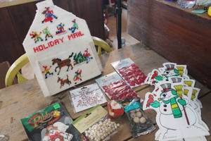 lot 4246 image: NIP Christmas Craft Items & More