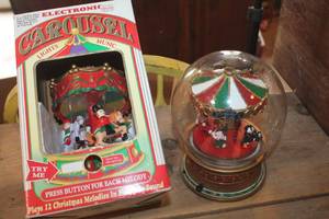 lot 4259 image: IOB Light Up Carousels untested