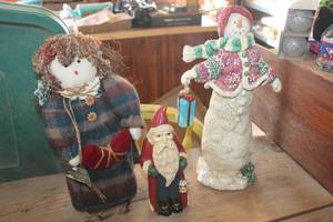 lot 4273 image: Vintage Dcor Figures
