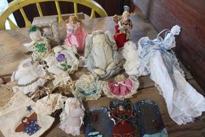lot 4308 image: Angel Ornaments & More