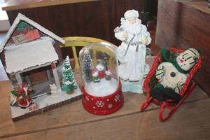 lot 4309 image: Misc. Christmas Dcor Items
