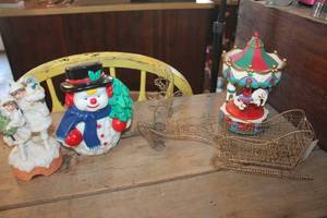 lot 4313 image: Snowman Blow Mold untested and More
