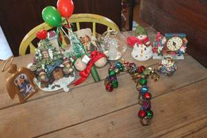 lot 4326 image: Stocking Holder and More