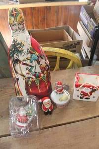 lot 4331 image: 1976 Cloth Father Christmas and More