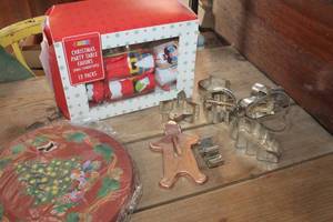 lot 4336 image: NIP Stove Covers, Cookie Cutters & More