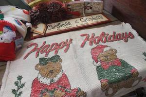 lot 4339 image: Christmas Dcor Signs, Rug, and NIP Blankets