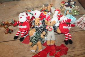 lot 4340 image: Stuffed Ornaments, Figurines and More