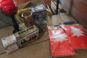 lot 4343 image: NIP Numinaria Kits, Candle Holders & More