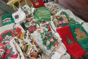 lot 4349 image: Large Lot of Christmas Hand Towels