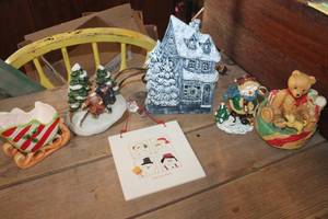 lot 4352 image: Working Skating Musical Figurine & More