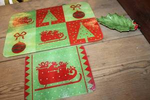 lot 4359 image: Christmas Cutting Boards & More