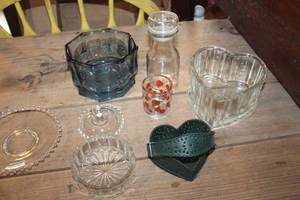 lot 4370 image: Glass Trinket Dishes and More