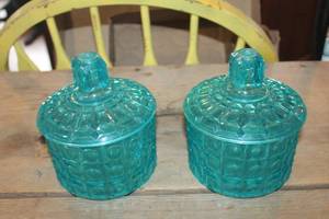 lot 4373 image: Plastic Trinket Dishes
