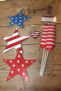 lot 4382 image: 4th of July Items