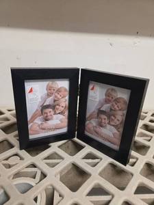 lot 648 image: Double Picture Frame 3.5x5 - Retail $0
