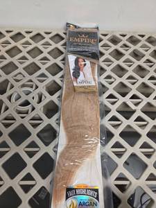 lot 664 image: YAKI 20 Sensationnel Empire 100% Human Hair - Retail $0
