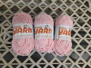 lot 665 image: Sekafris Yarn 100G3.53OZ 80M87YDS - Retail $0
