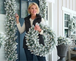 lot 3803 image: Bethlehem Lights Grand Radiance 26 Wreath with 3-in-1 LEDs, Snowy