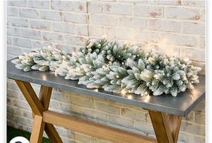 lot 3841 image: Bethlehem Lights Grand Radiance 6 Garland with 3-in-1 LEDs