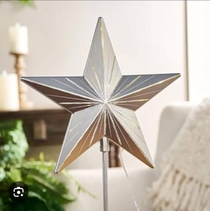 lot 3885 image: 12 Starry Gingerbread Tree Topper 5-Point Resin Star with Auto Timer
